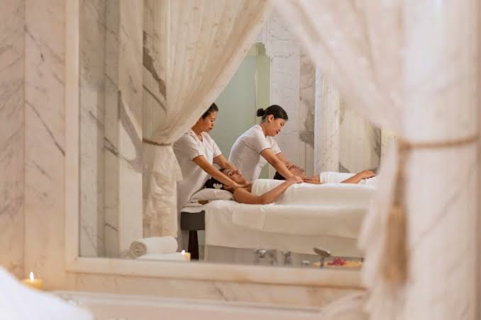 Four-Hand Massage